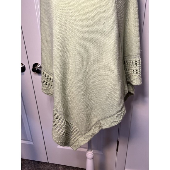 Steve Madden Hooded Cape Poncho Womens one size Asymmetrical Knit Celadon Green - Picture 4 of 9